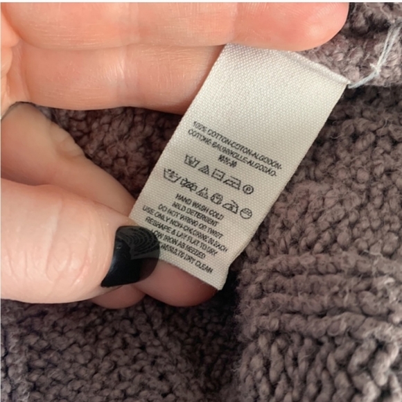 Free People oversized v-neck cable chunky knit sweater side split hem high low - Picture 10 of 16